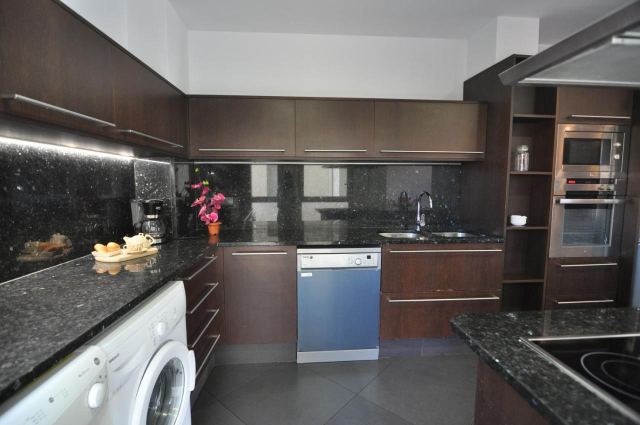 Rnet - Apartments Roses Centre Экстерьер фото