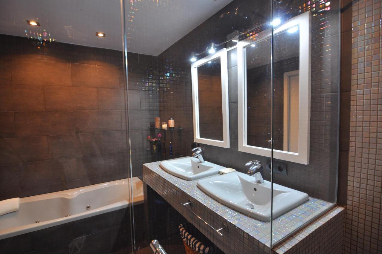 Rnet - Apartments Roses Centre Экстерьер фото