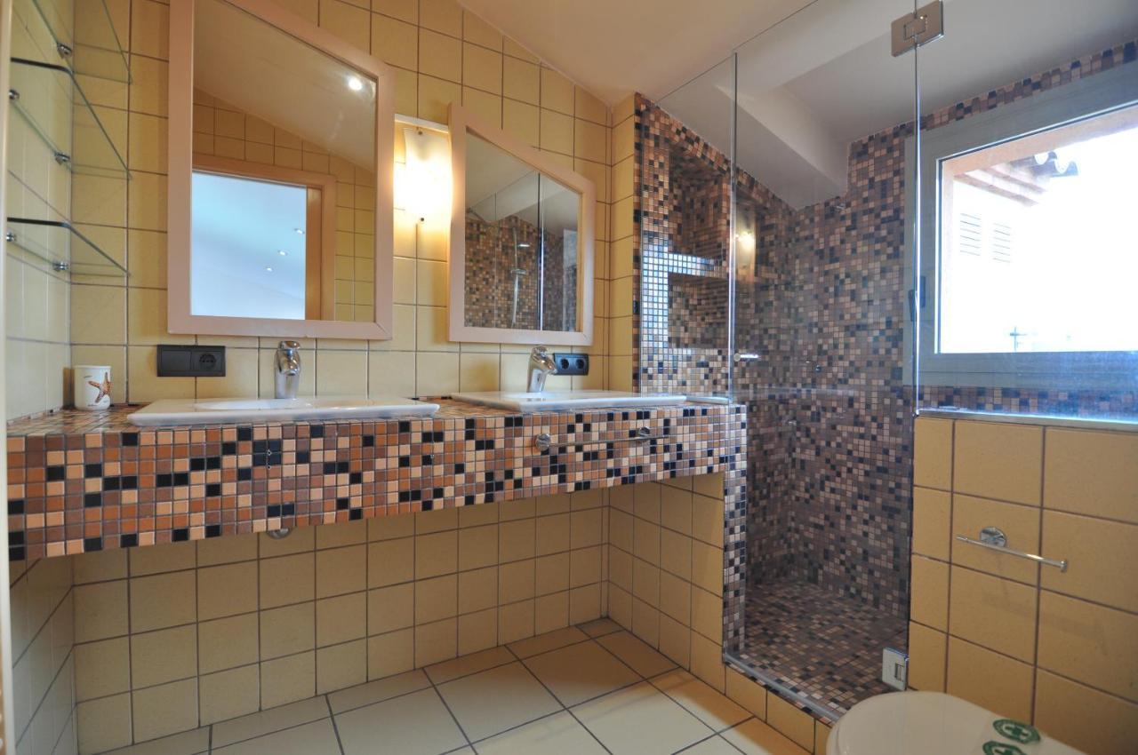 Rnet - Apartments Roses Centre Экстерьер фото