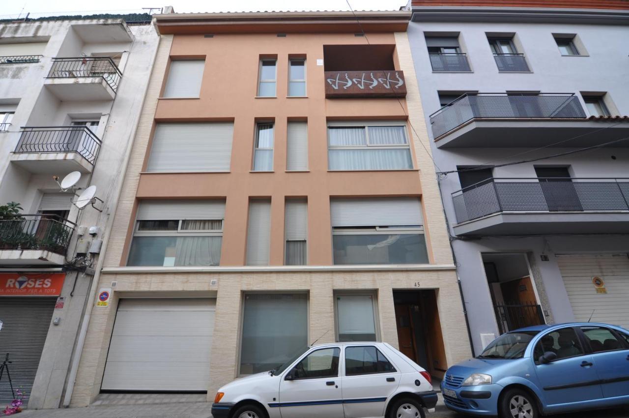 Rnet - Apartments Roses Centre Экстерьер фото