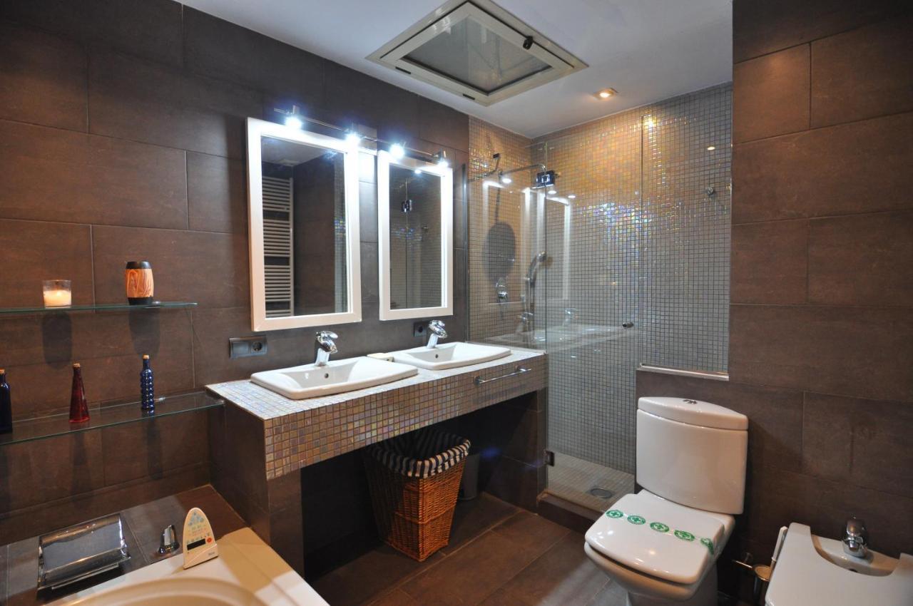 Rnet - Apartments Roses Centre Экстерьер фото